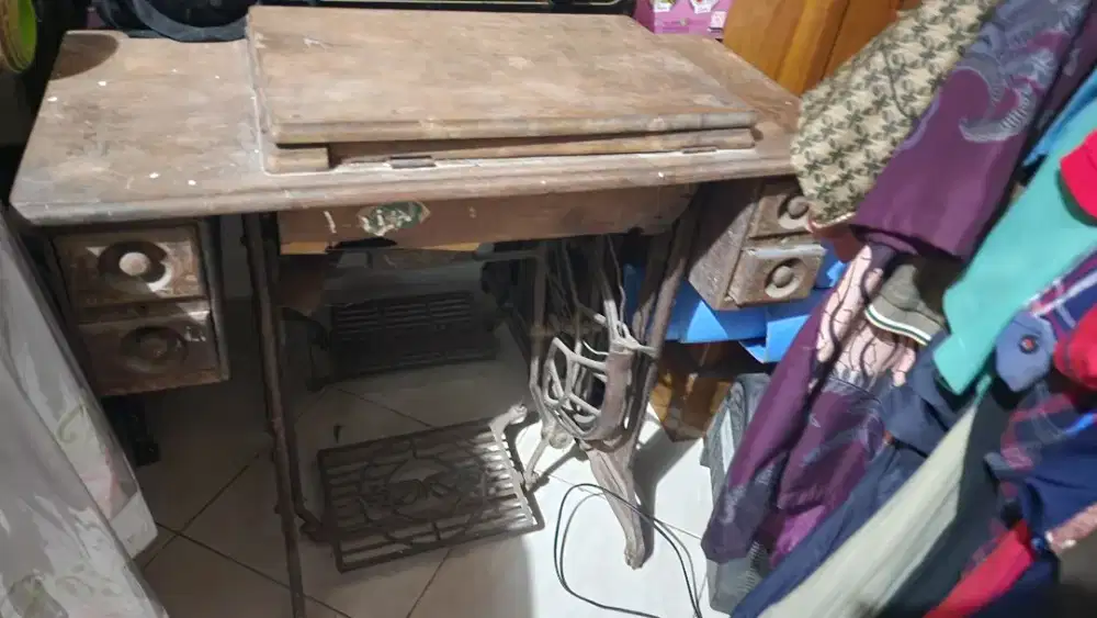 Mesin jahit merk Aurora