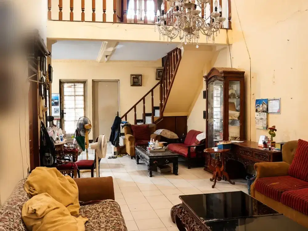 Rumah Luas di Taman Asri Ciledug | Design High Ceiling untuk Ruang yang Lapang - Harga Nego Sampai Jadi!