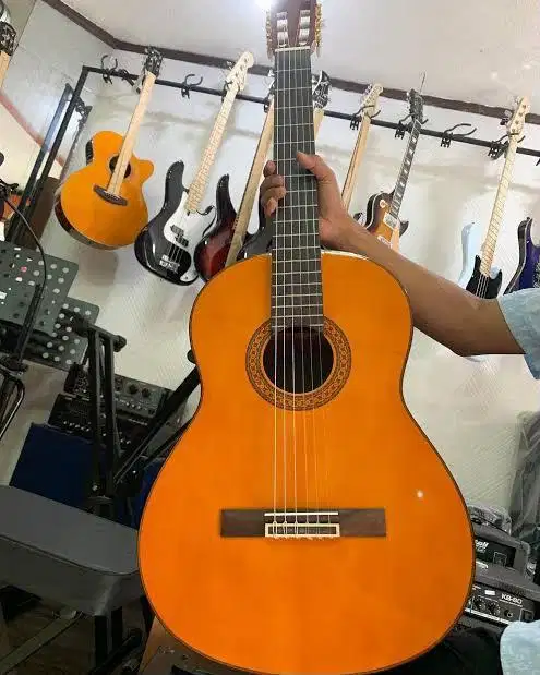 Gitar Yamaha Classic C80