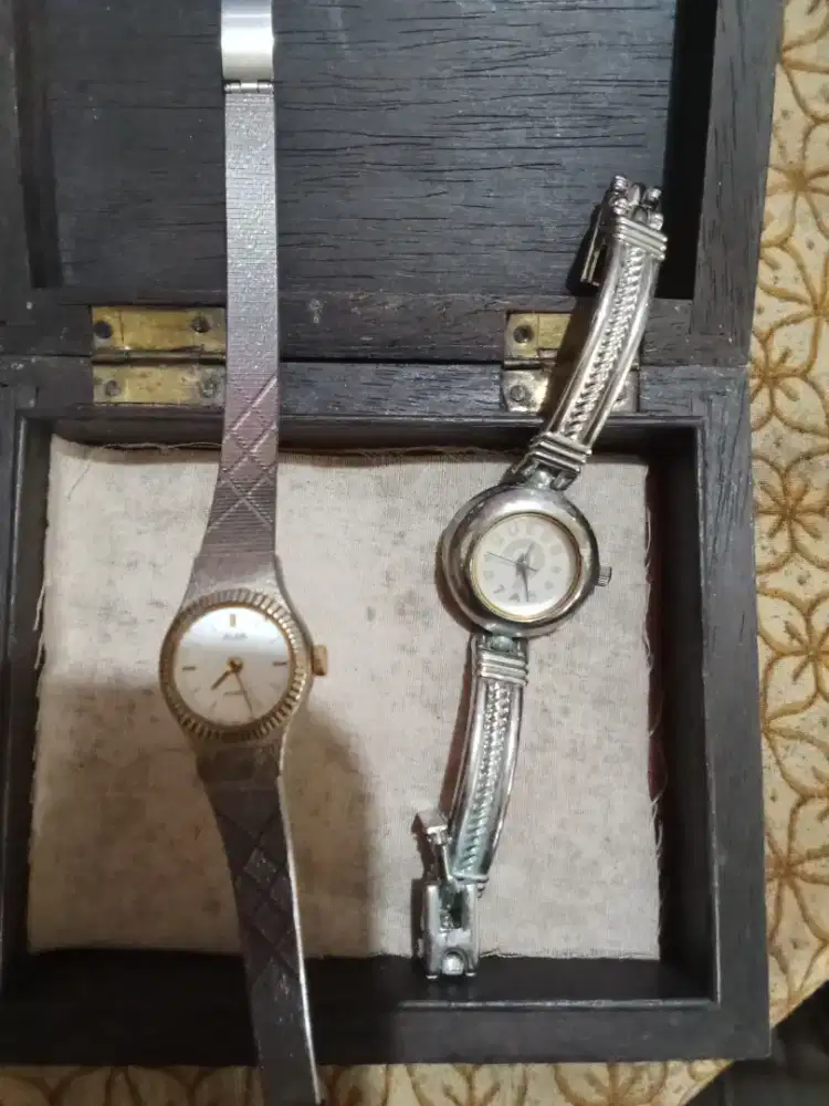 Jam tangan antik lawasan