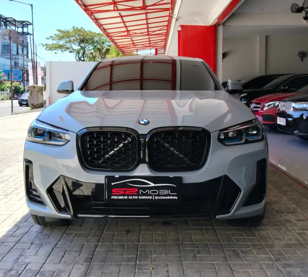 BMW X4 xDrive30i M Sport AT 2024 seperti baru