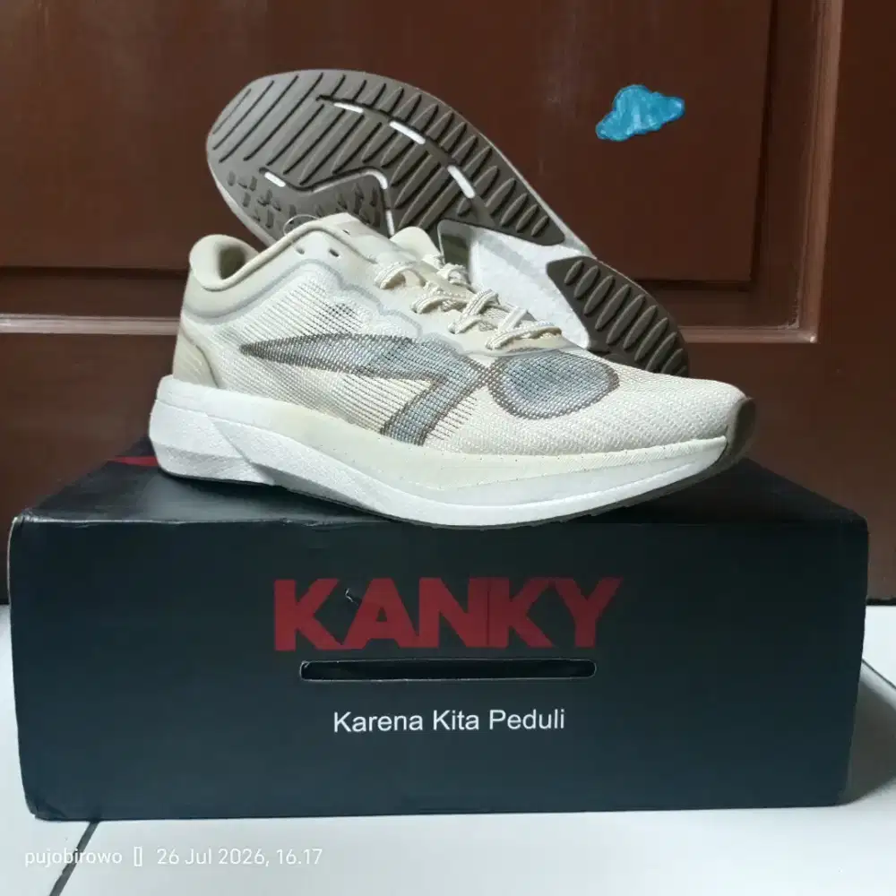 Sepatu running kanky size 44