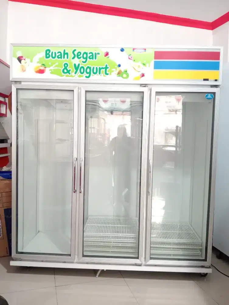 Showcase 3 pintu Sanden intercool