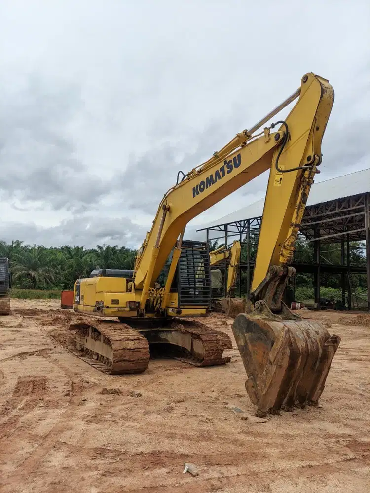 Excavator KOMATSU PC 200