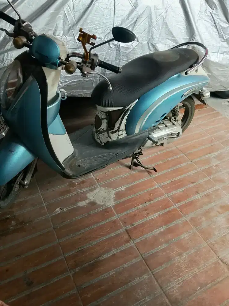 Honda scoopy 2011 komplit