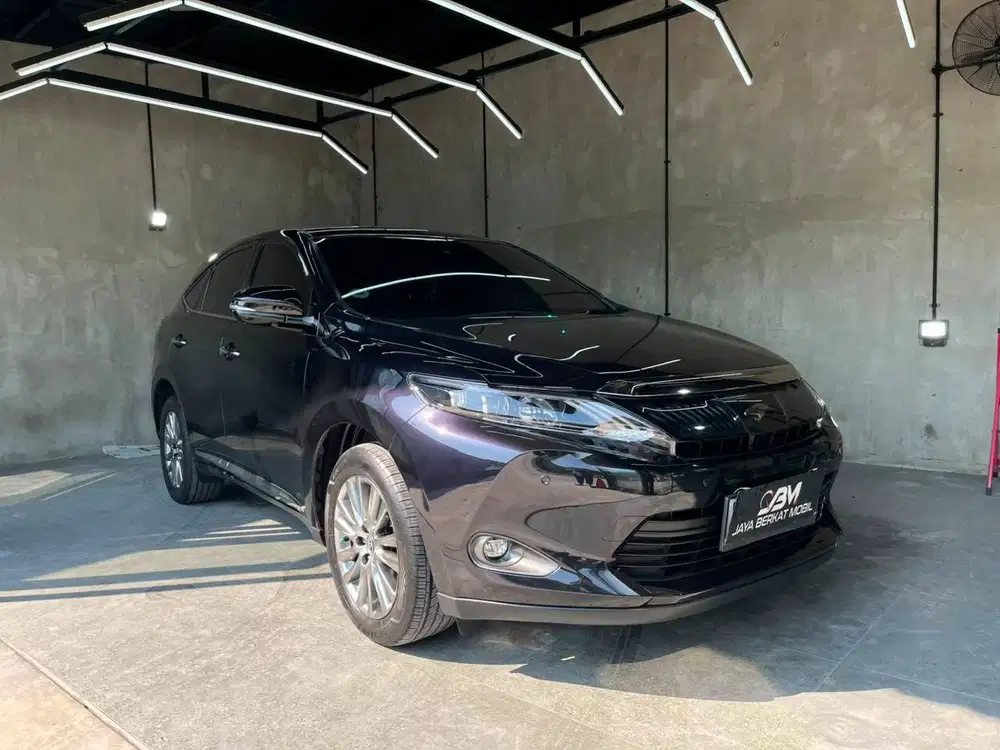 TOYOTA HARRIER 2.0 AT 2014