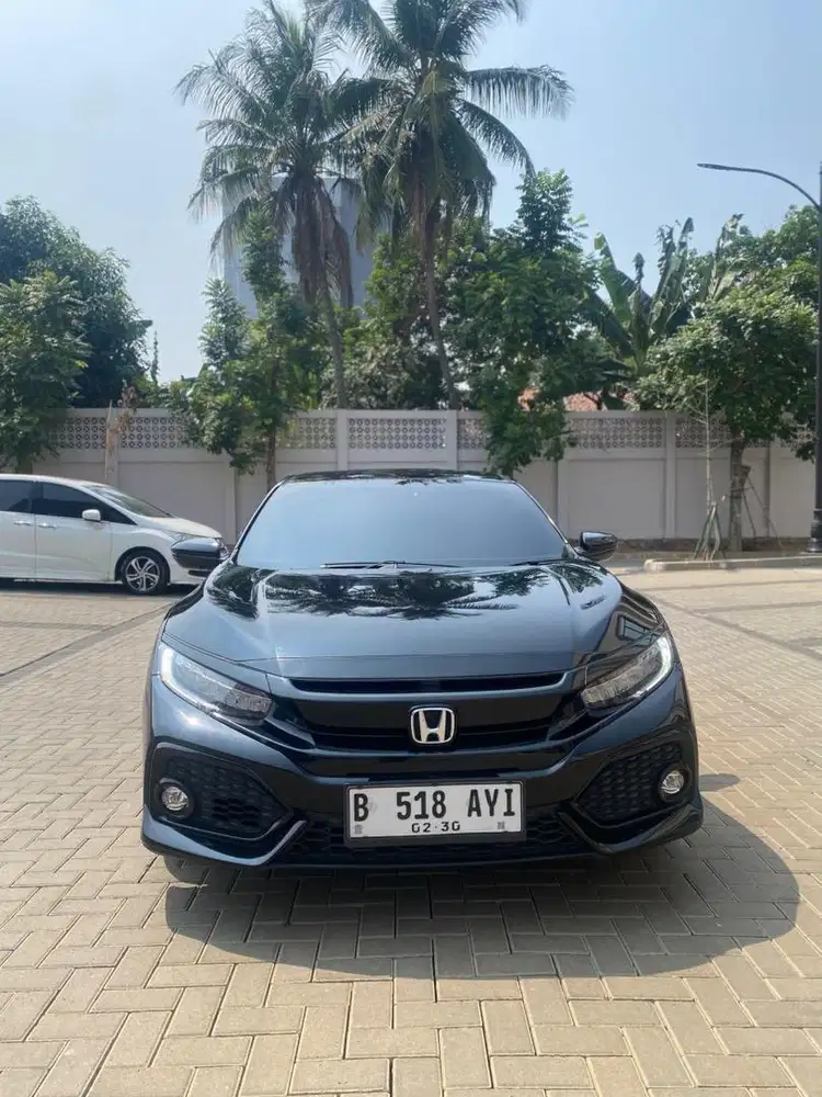 Honda Civic Hatchback 1.5 Turbo AT 2019 KM LOW
