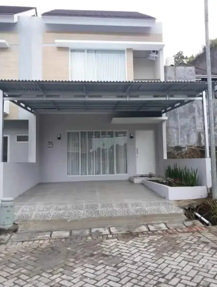 Rumah kontrak 2lt lengkap prabot di Grand Meridian Manado