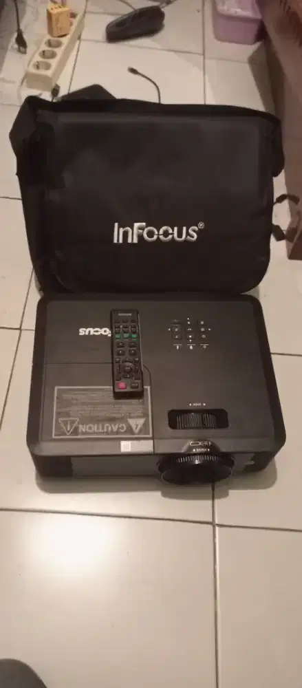 Proyektor infokus IN114AA