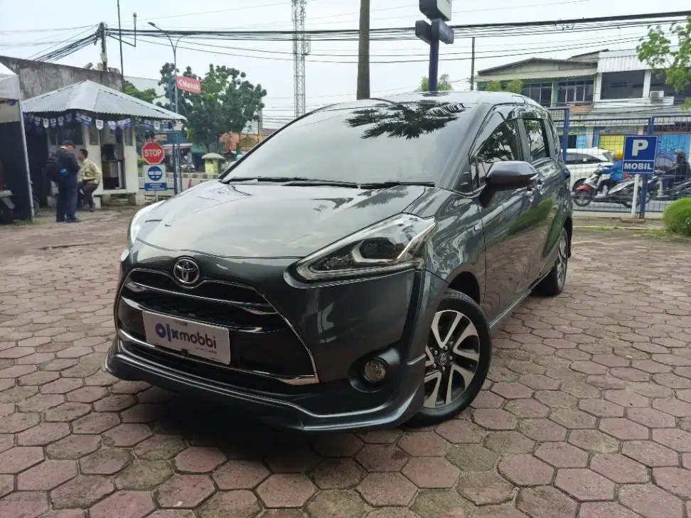 DP MURAH Toyota Sienta 1.5 Q Bensin-AT 2019 Abu-Abu CUKXB