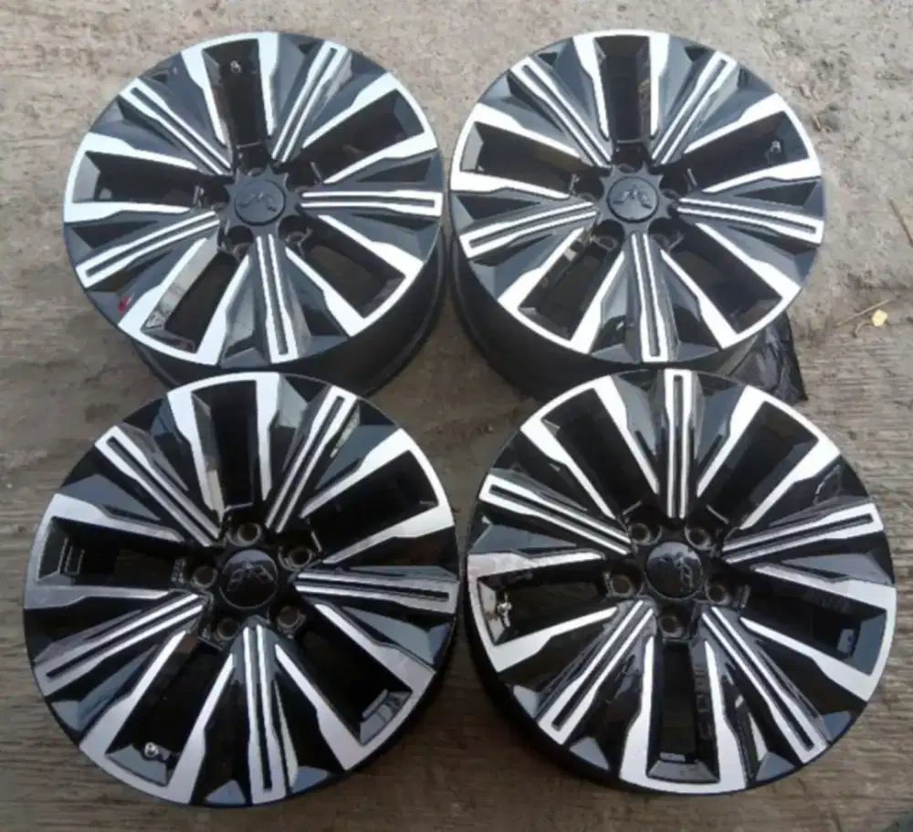 Velg Wuling Darion R17 Darion,Almaz,Cloud,Innova,Alphard,Camry, Ertiga