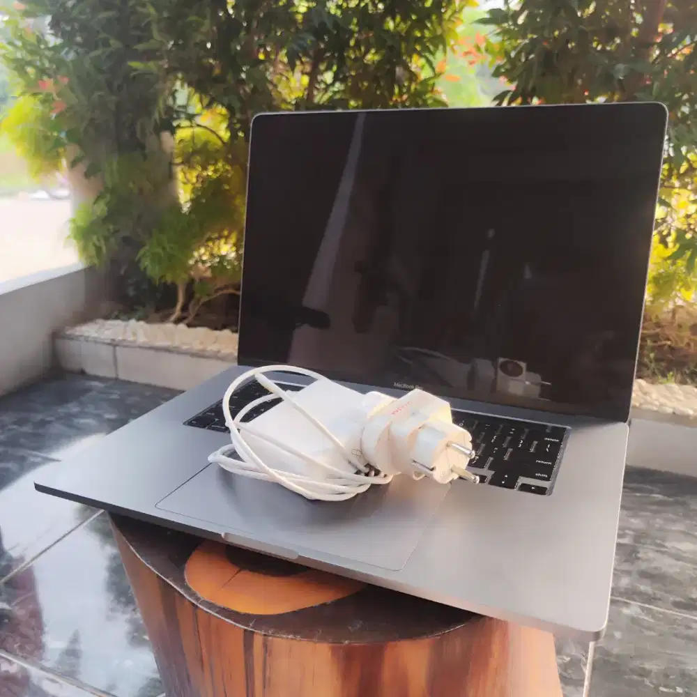 Macbook pro 16 inch 2019 Ram 32gb SSD 500 gb