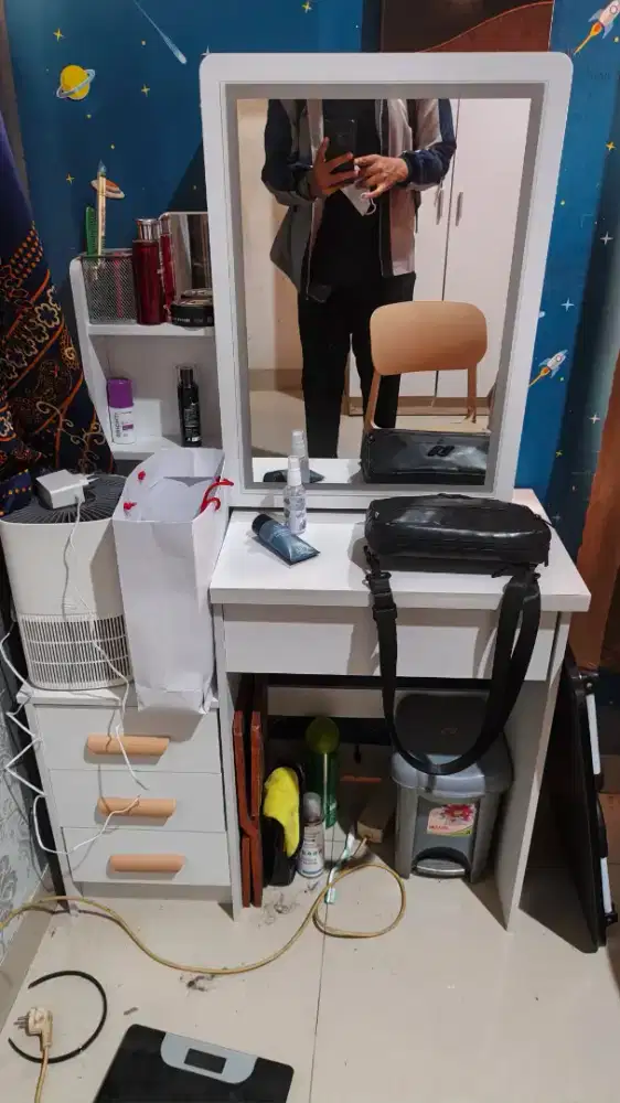 Meja rias plus bangku