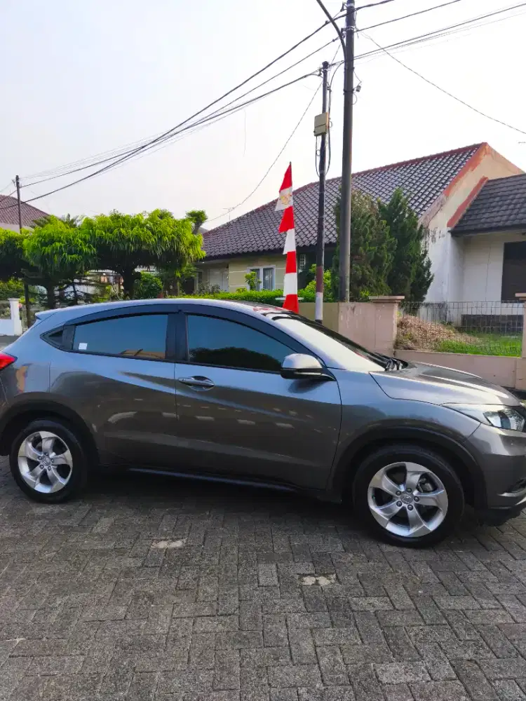 Honda HRV tipe S 2017 Abu Metalik