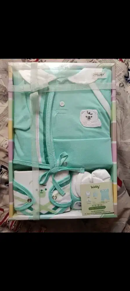 Dijual Kiddy Baby Gift set (Pakaian Bayi 1 set).