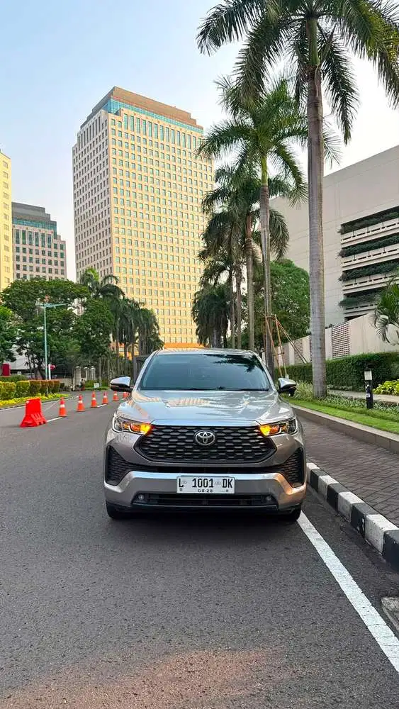 Toyota Kijang Innova Zenix V CVT Bensin