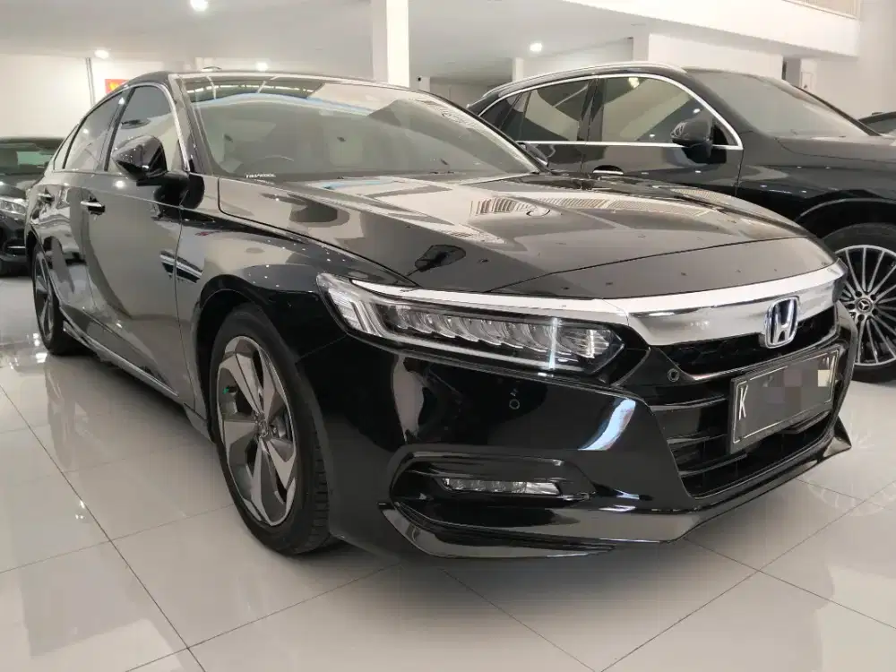 Honda Accord 1.5 VTEC Turbo AT Hitam istimewa