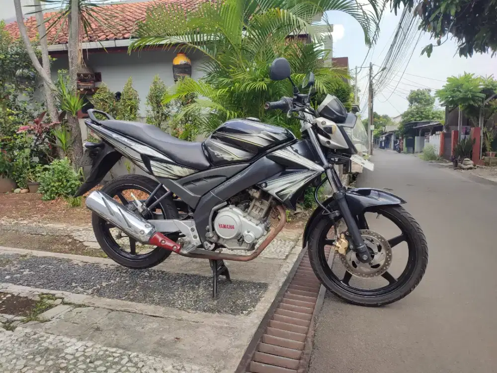 VIXION OLD TAHUN 2011 PLAT F SUKABUMI