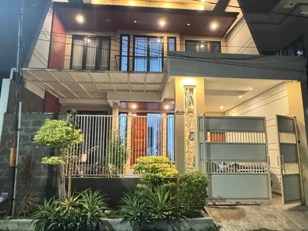 Rumah Mewah 2 Lantai di Perum Wisma Mukti Dekat Pusat Perbelanjaan