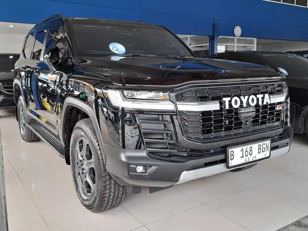 TOYOTA LAND CRUISER 300 GR-S 2024