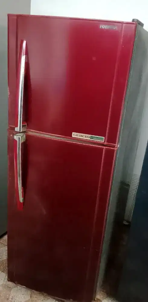 Kulkas 2 pintu Toshiba segel