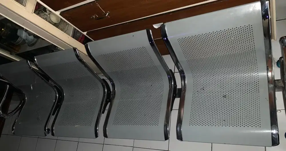 Kursi tunggu besi kokoh like new