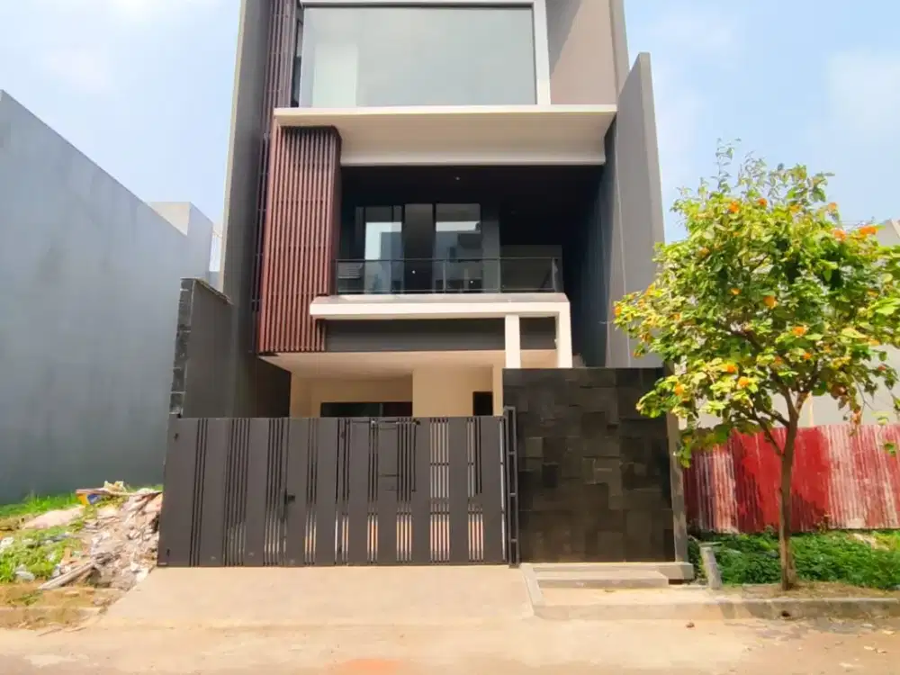 Rumah Baru Permata Buana Furnished Mewah. Area Tenang, Bebas Banjir
