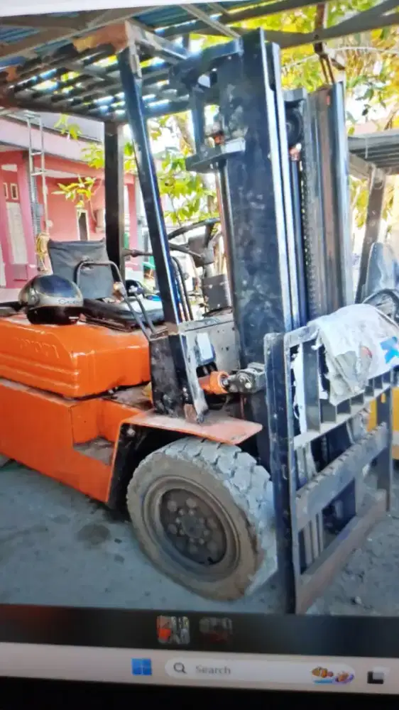 Dijual forklift Merk Toyota Tahun 1989