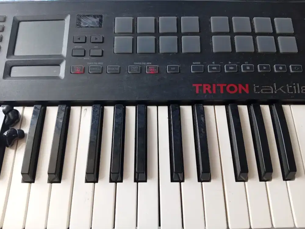 DIJUAL KORG TRITON TAKTILE 49 KEYS PIANO TUT BUNYI SMUA NORMAL PIANOXT