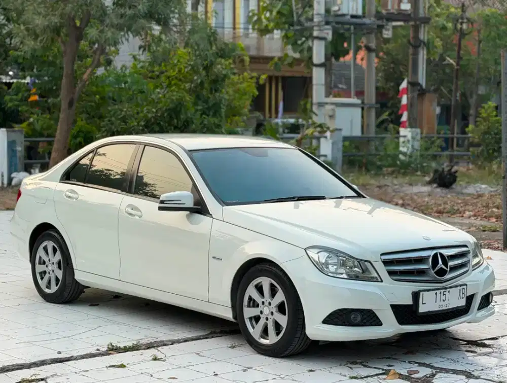 Mercedes banz C200 CGI AT 2012