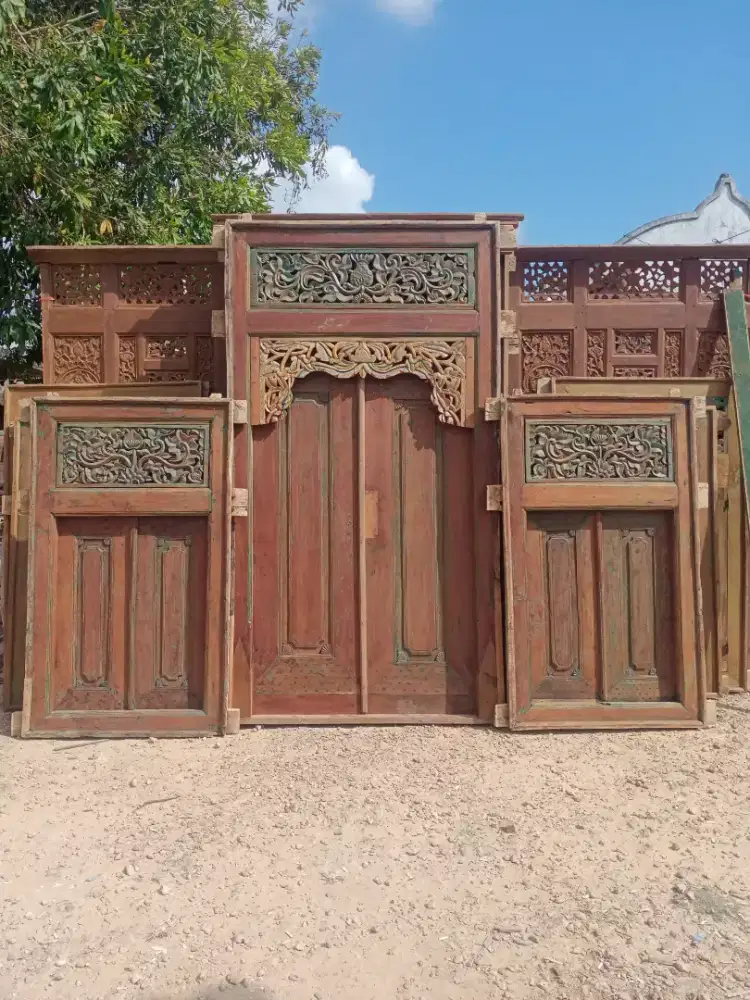 Pintu jendela untuk rumah klasik