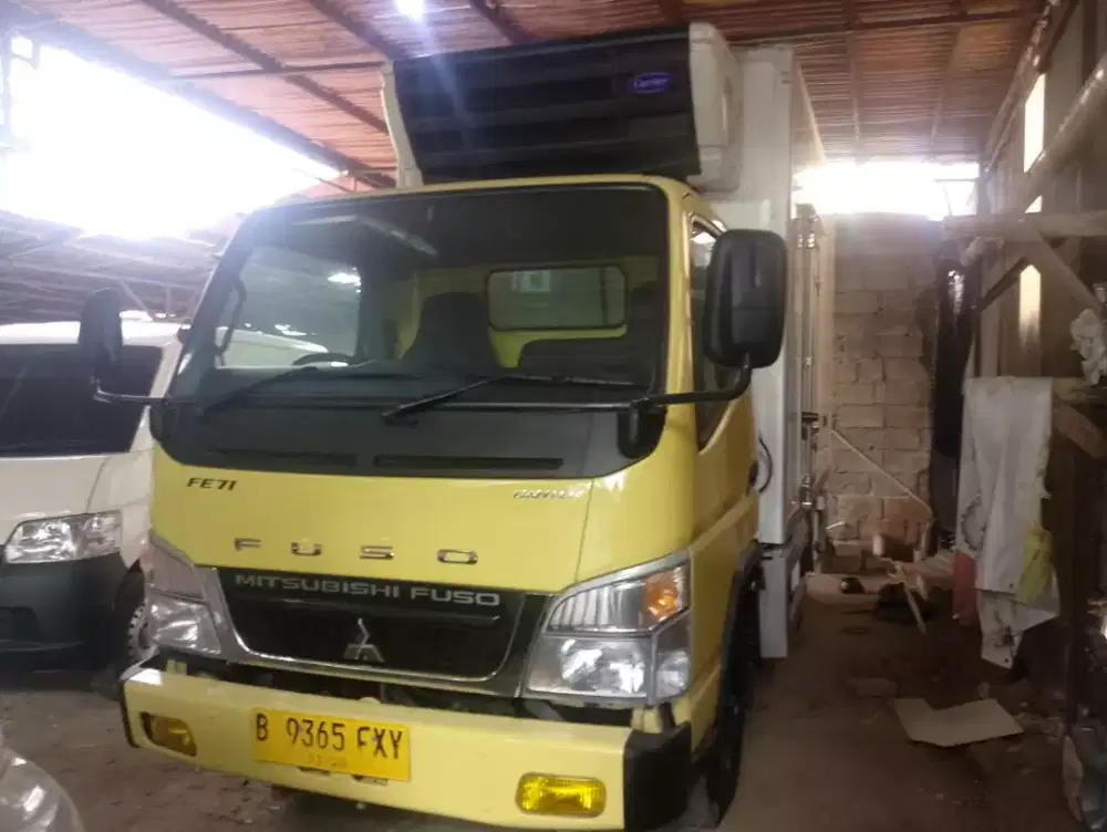 Mitsubishi colt diesel 110 PS engkel box freezer tahun 2023 aktif