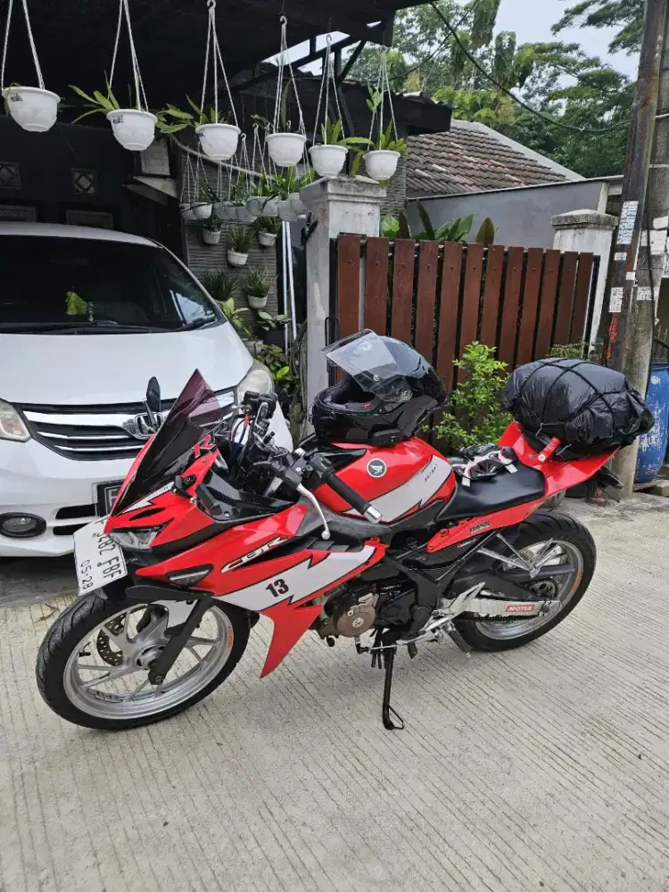 Honda CBR150R RED FERRARI,Pemilik Langsung