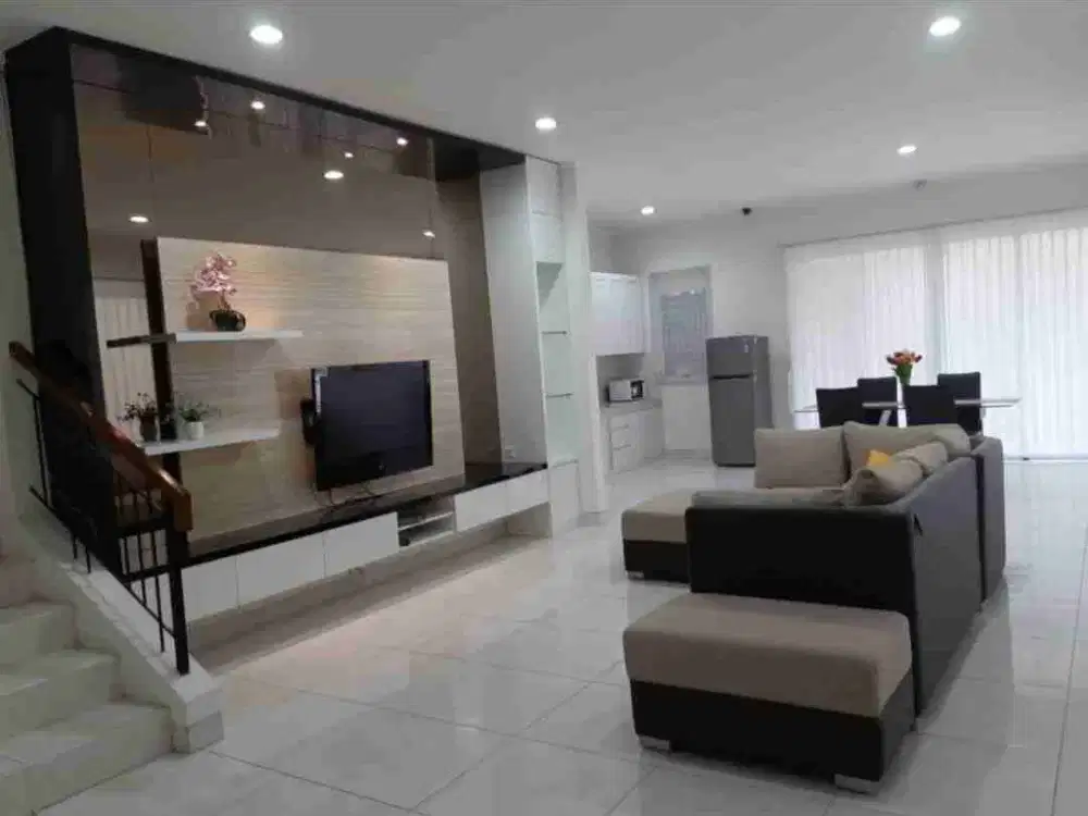 Rumah di Depark BSD Furnish 4+1BR 5+1 KM LB 300m2 siap huni