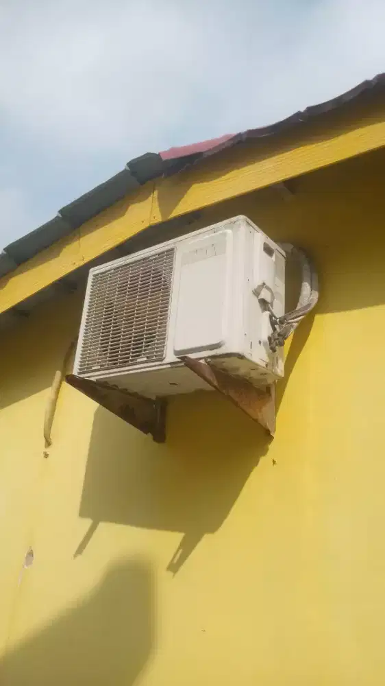 Tampung khusus AC rusak