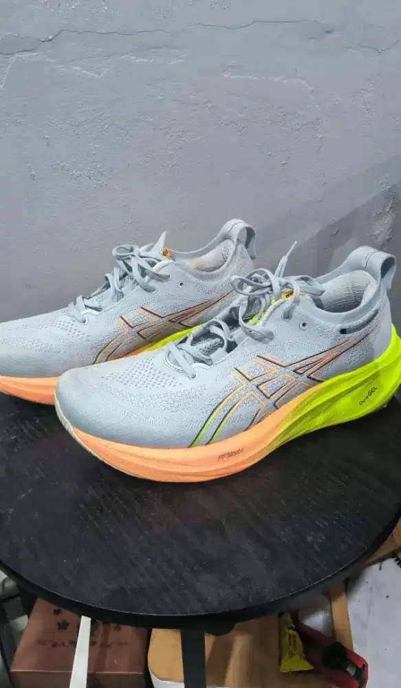 SEPATU ASICS NIMBUS 26 Paris