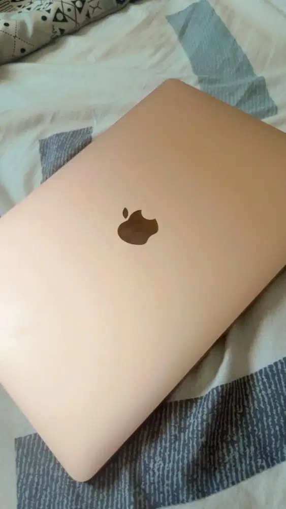macbook air M1 8/256 warna Rose Gold