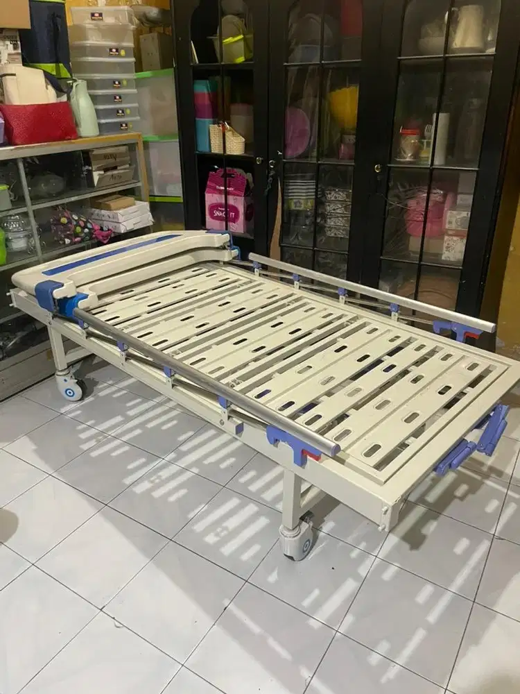 Tempat Tidur 2 Crank