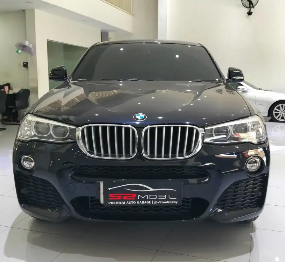 BMW X4 xDrive20i AT 2017 Hitam Low KM