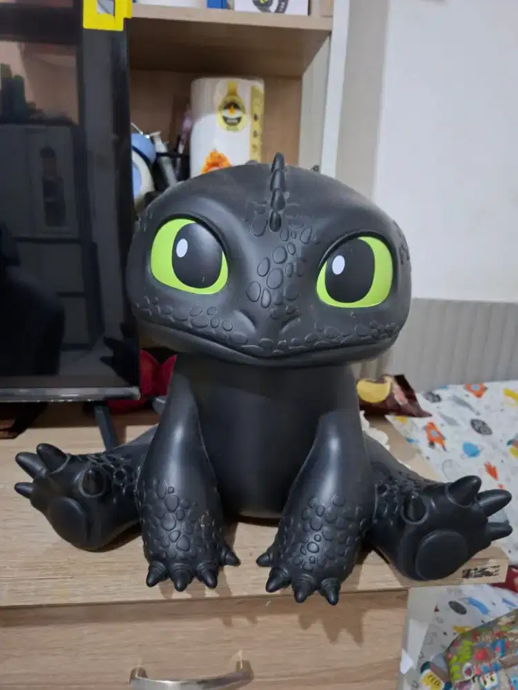 celengan dragon toothles