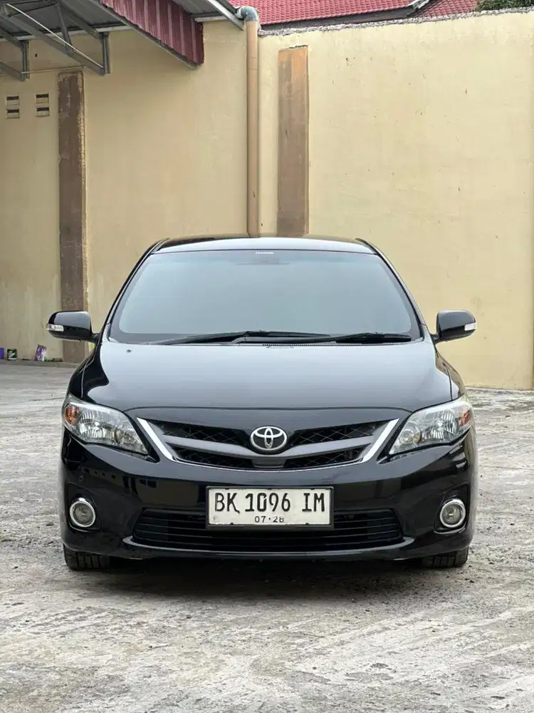 Toyota altis 2.0 V at matic 2012