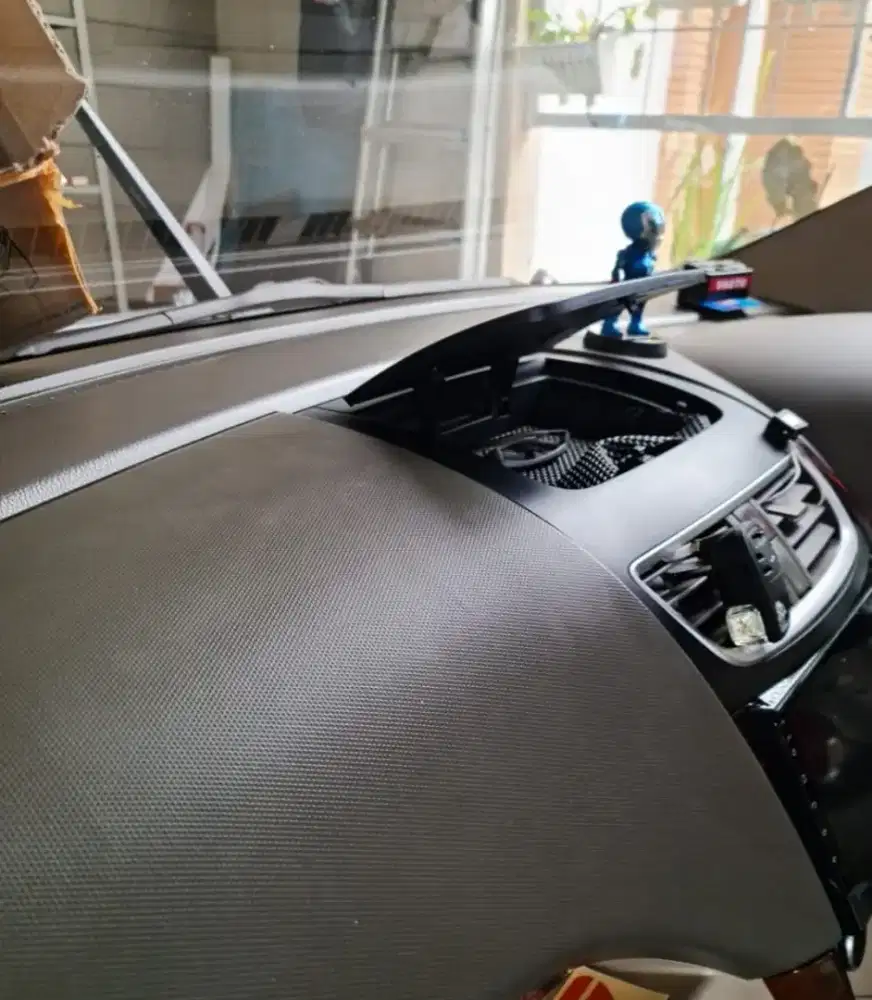 Glove box ertiga