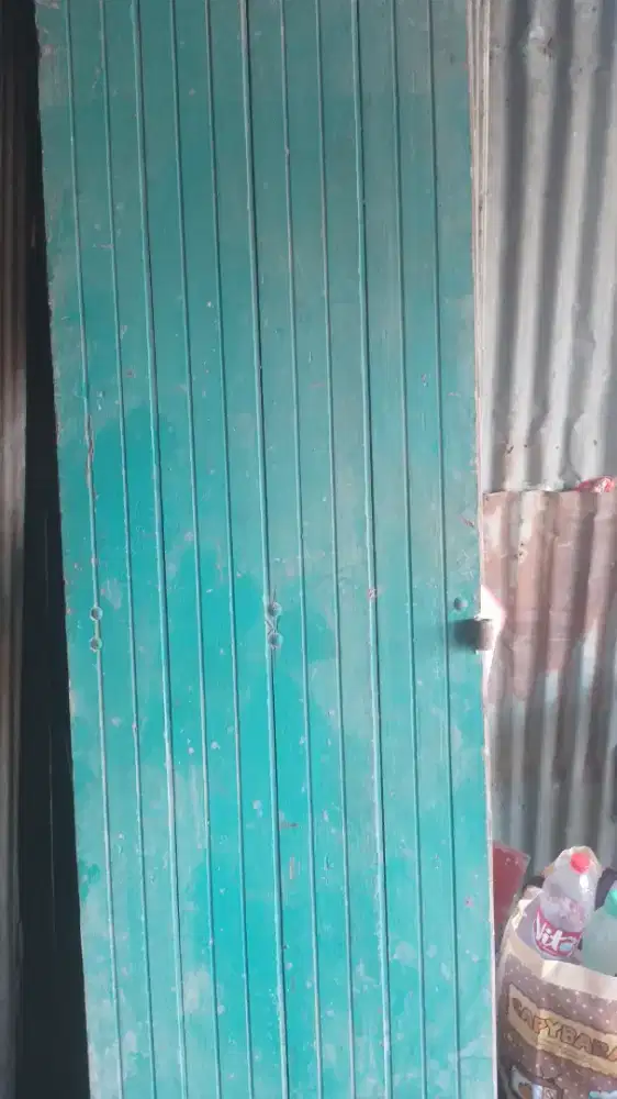 PINTU LIPAT KAYU  TOKO