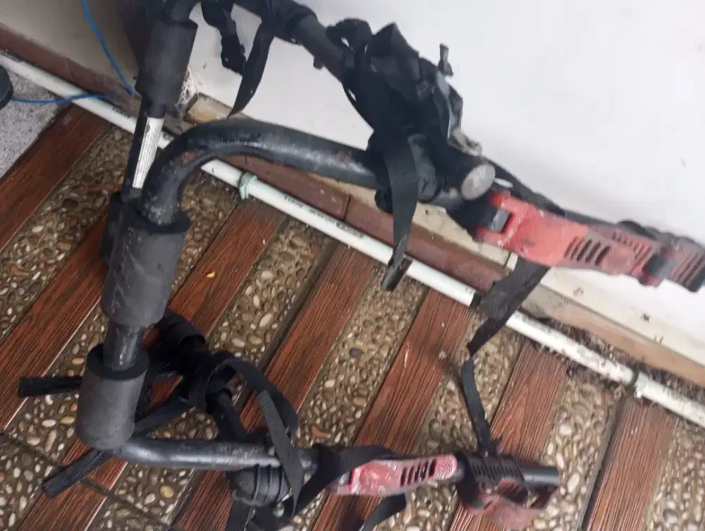 Gantungan sepeda 2 bike u mobil