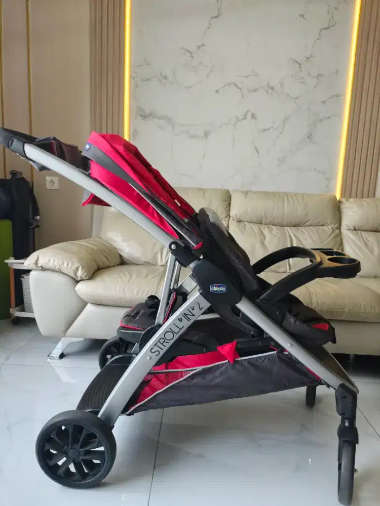 Stroller Chicco Stroller in 2 Kondisi Istimewa