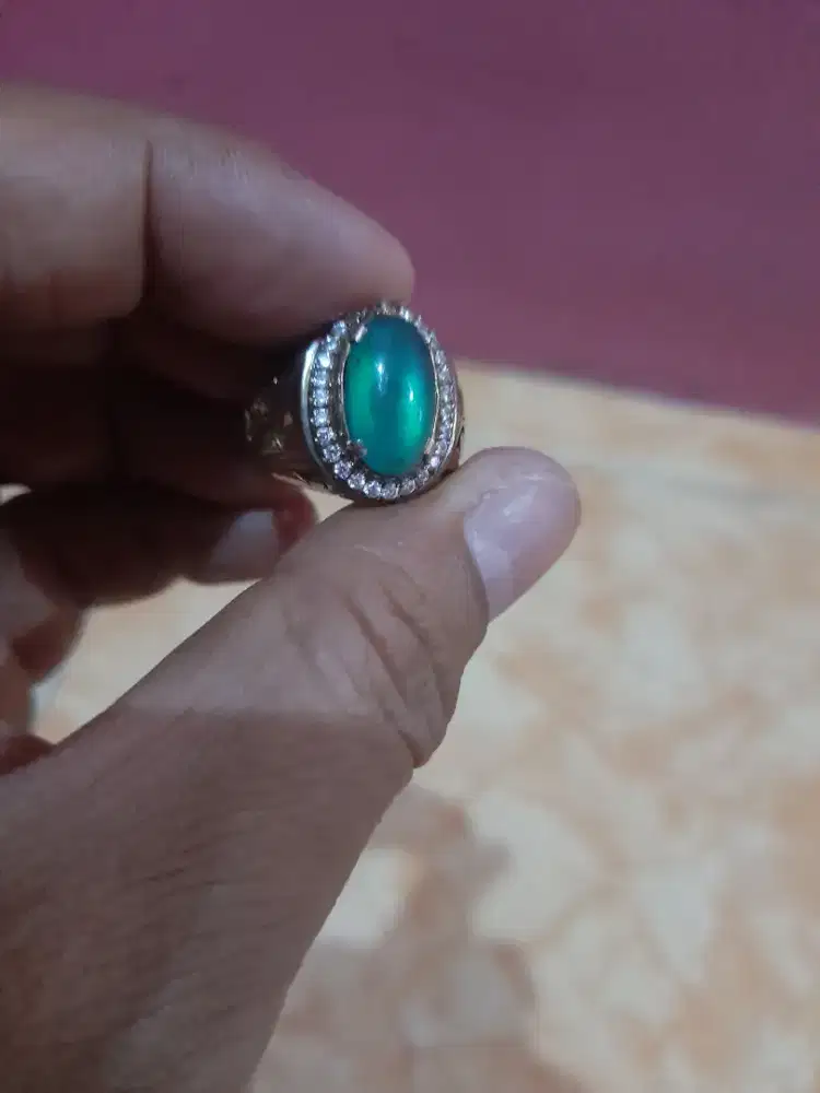 Batu Bacan Giwang