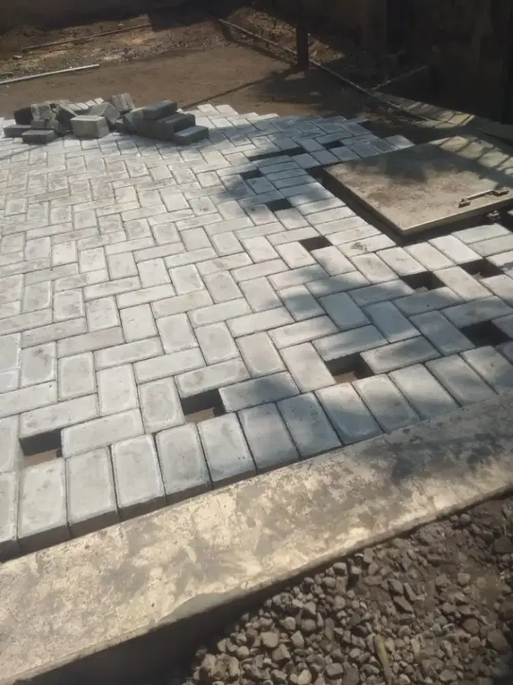 Ahlinya pasang paving