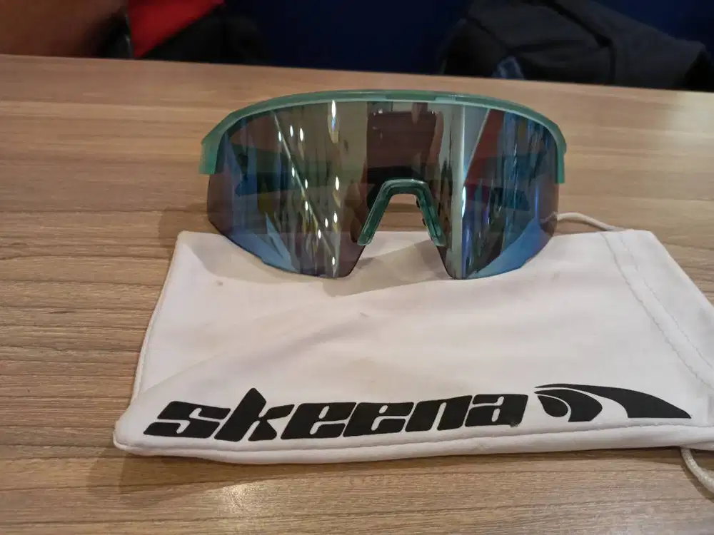 Kacamata Skeena Sports Shield Sunglasses (Harga Nego)