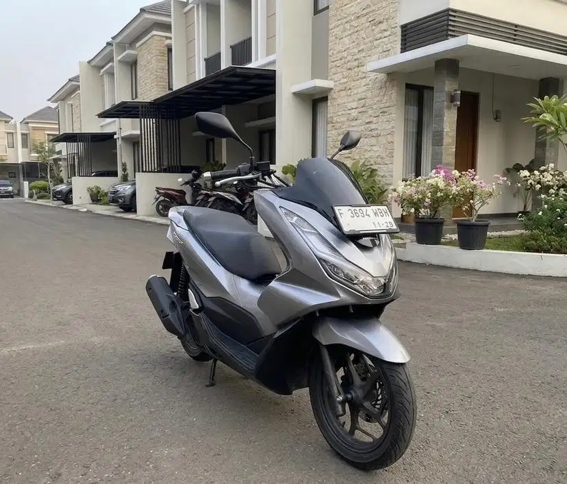 Honda PCX 160 Silver Matte