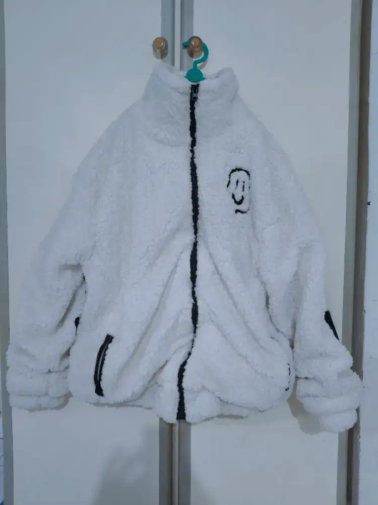 Jaket Aeko Putih